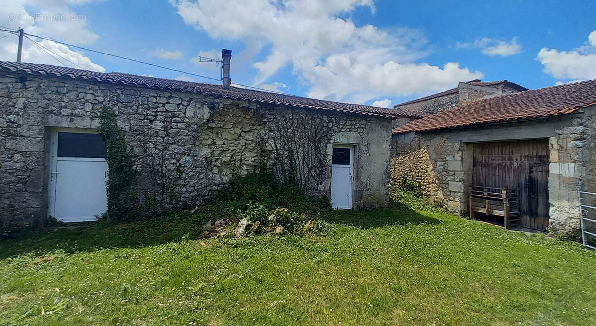 Maison à COUQUEQUES