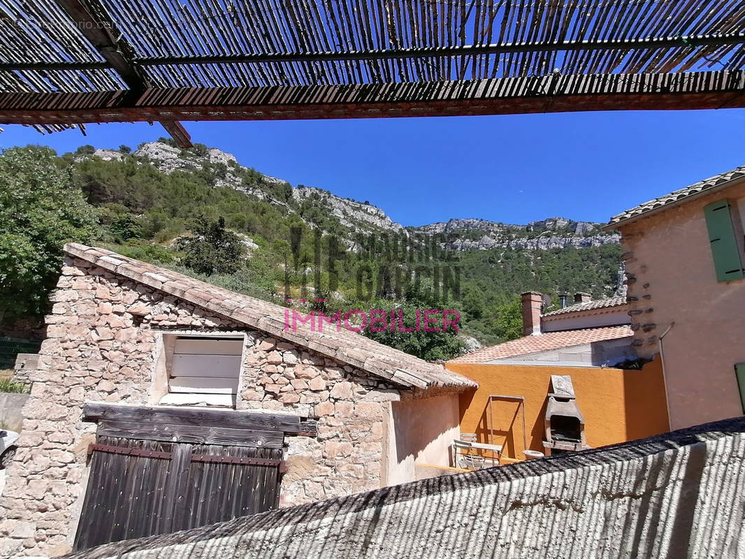 Maison à FONTAINE-DE-VAUCLUSE