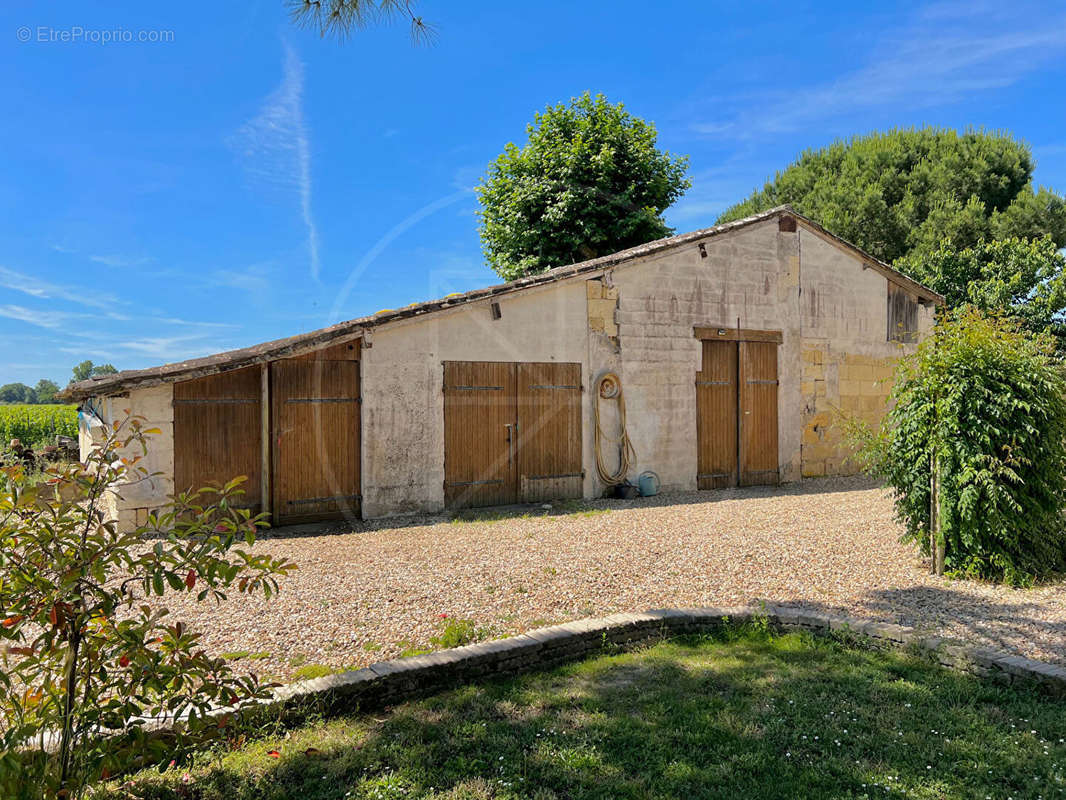 Maison à SAINT-EMILION