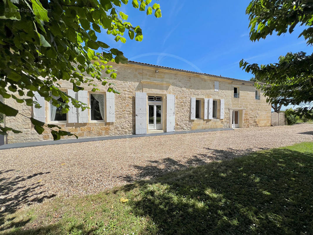 Maison à SAINT-EMILION