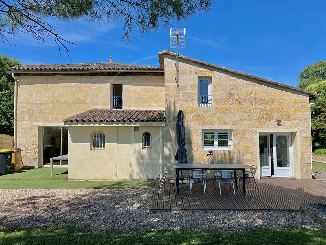 Maison à SAINT-EMILION