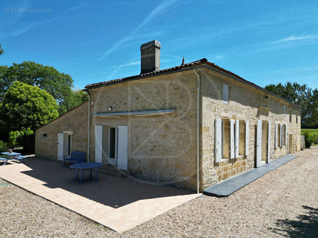 Maison à SAINT-EMILION