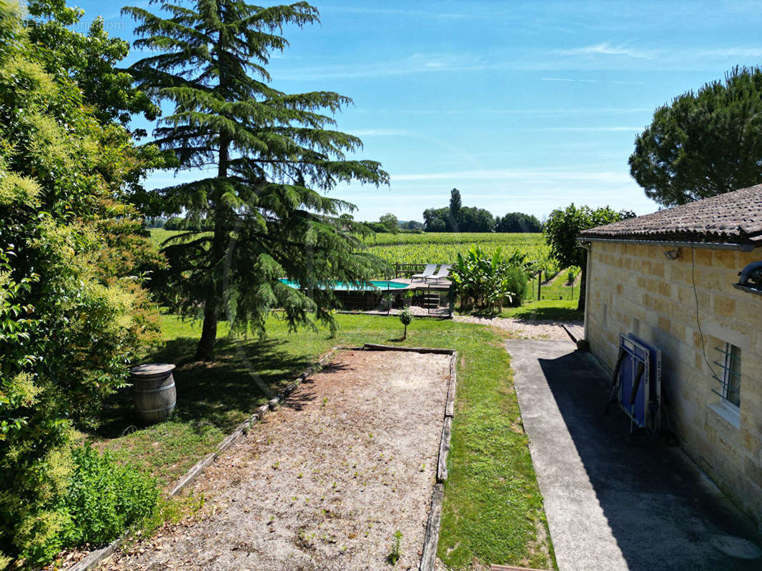 Maison à SAINT-EMILION