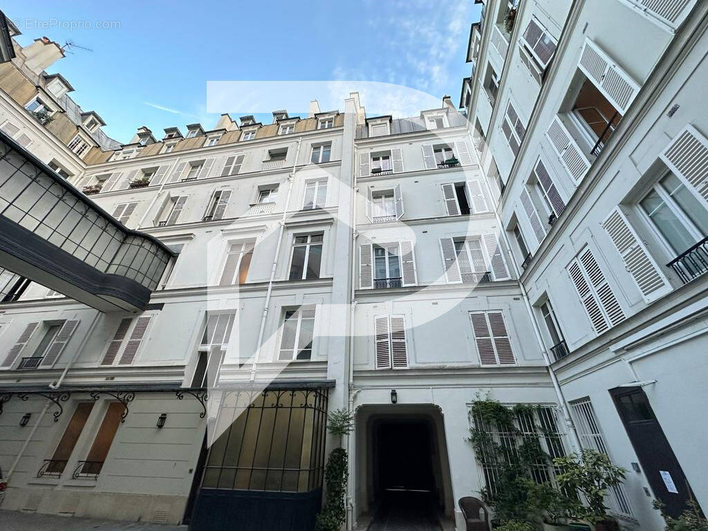 Appartement à PARIS-9E