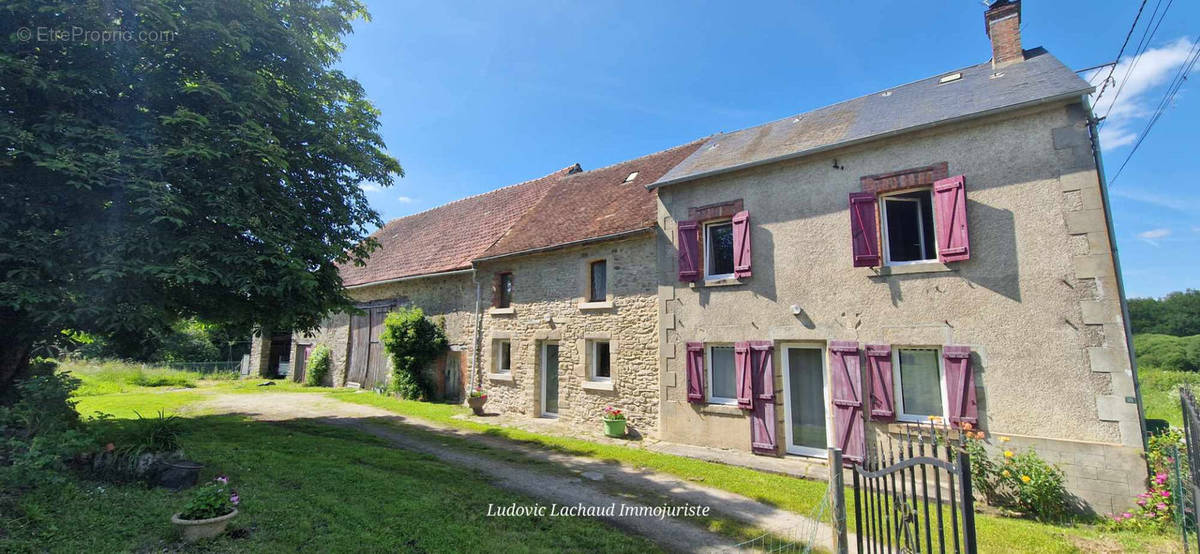 Maison à VAREILLES