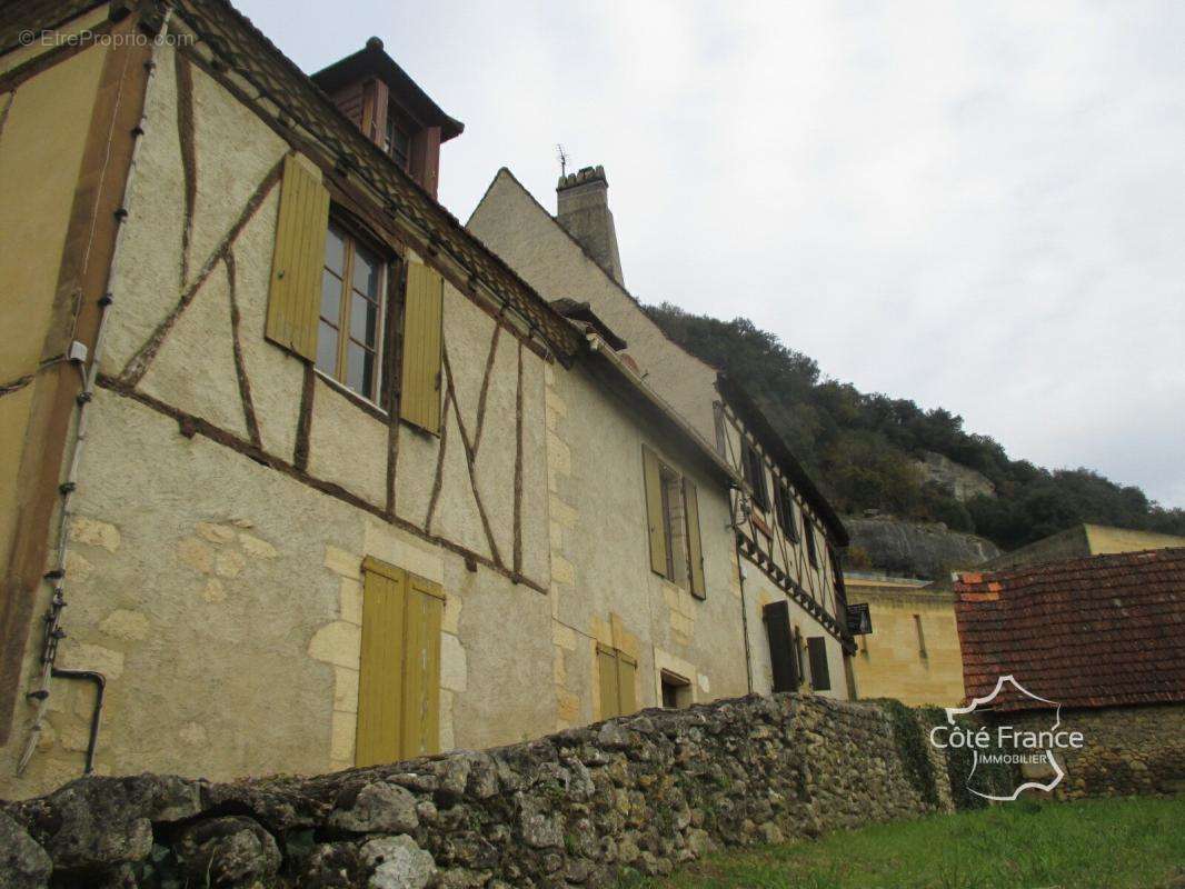 Appartement à LES EYZIES-DE-TAYAC-SIREUIL