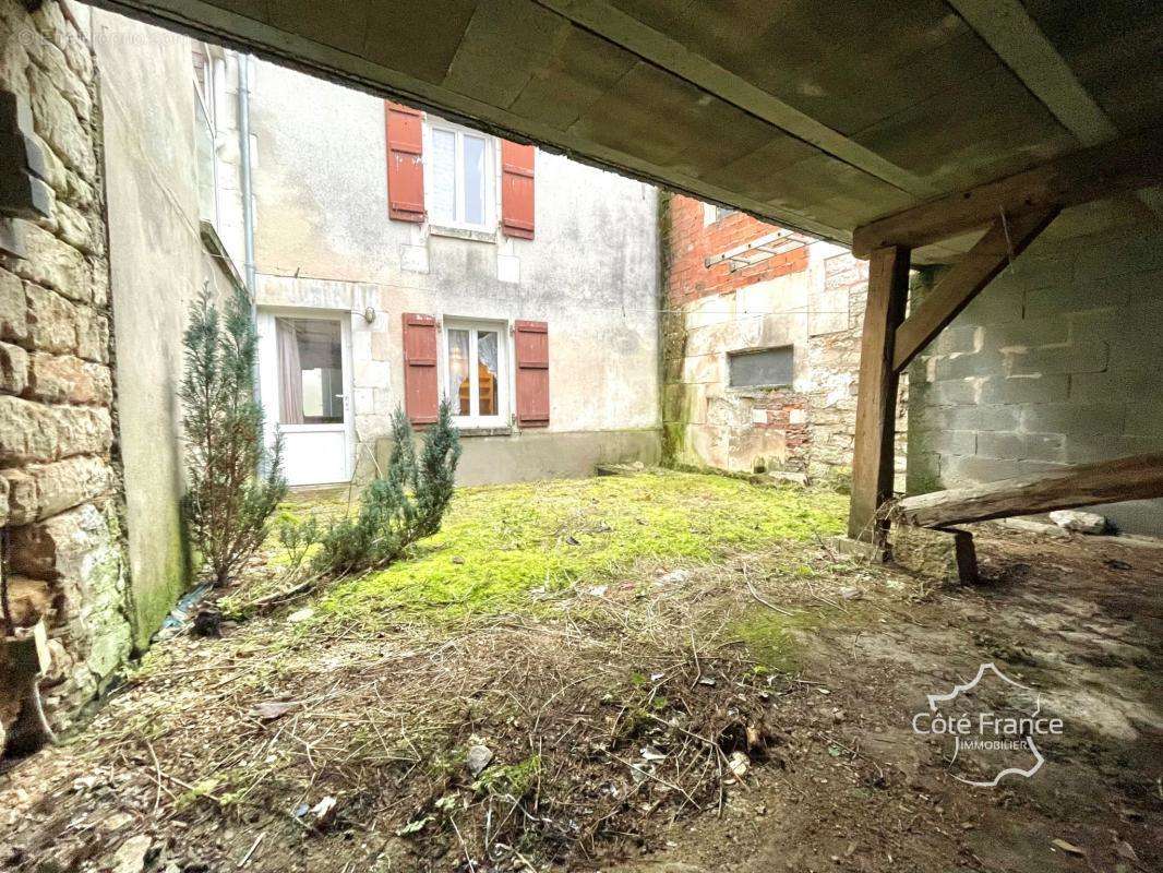 Maison à COURSON-LES-CARRIERES