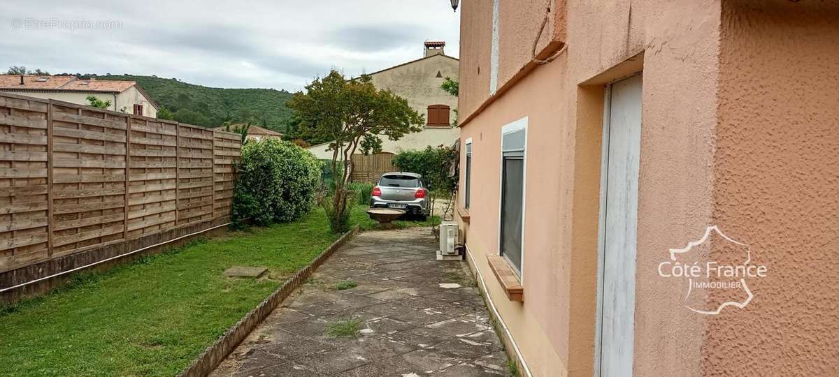 Maison à SAINT-JULIEN-LES-ROSIERS