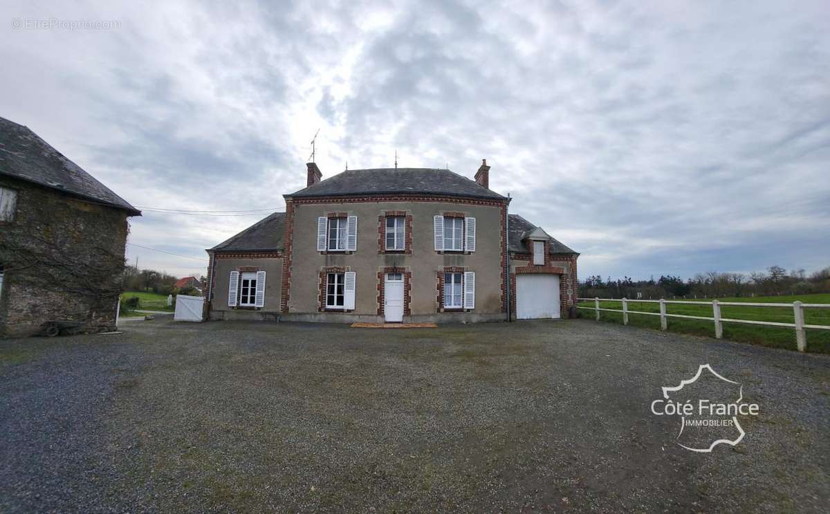 Maison à SAINTE-MARGUERITE-D&#039;ELLE