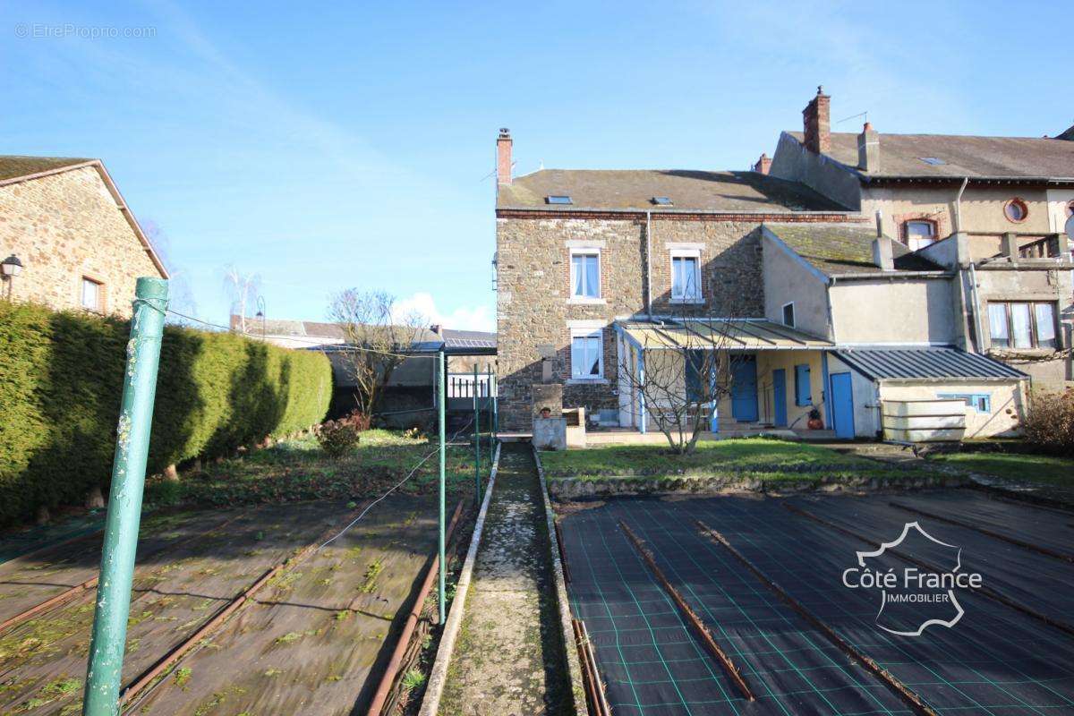 Maison à VIREUX-WALLERAND