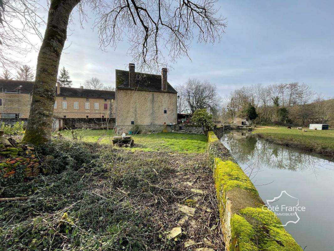 Maison à ANGELY