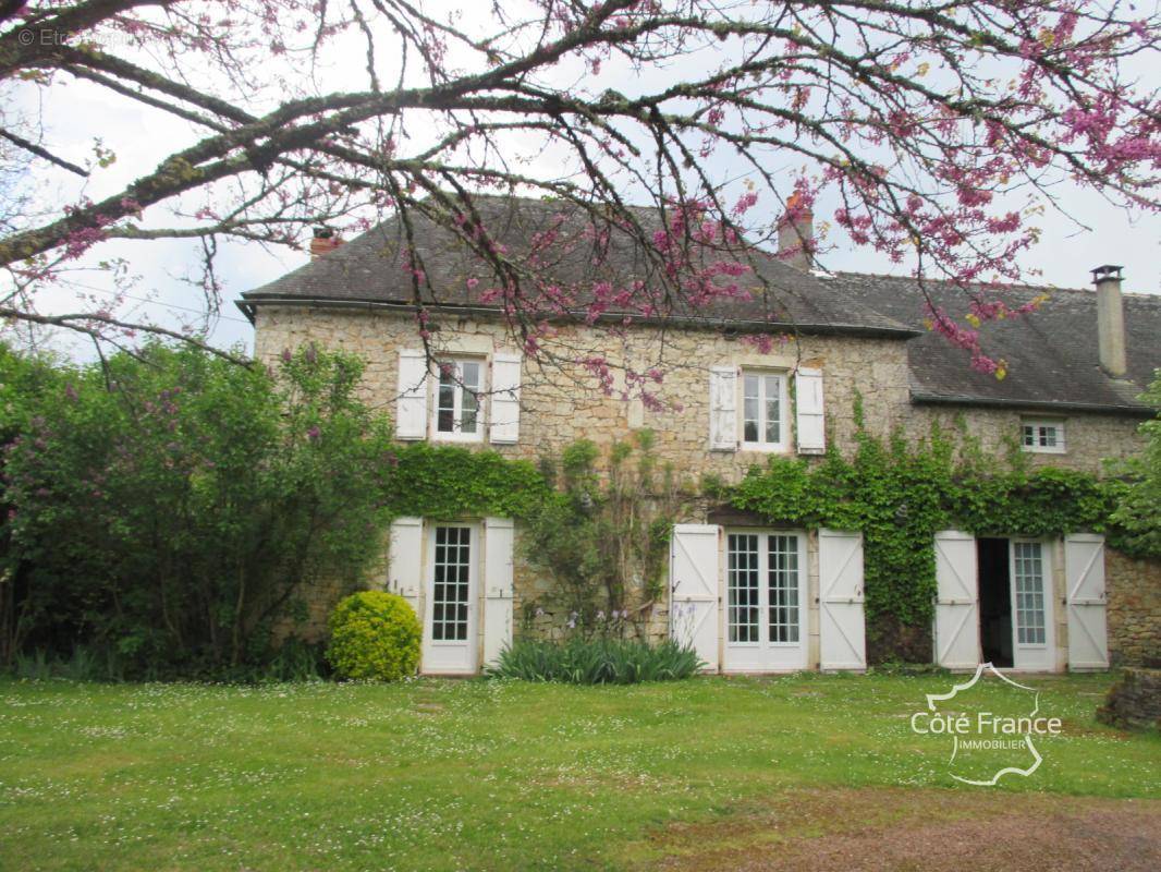 Maison à NOAILLES