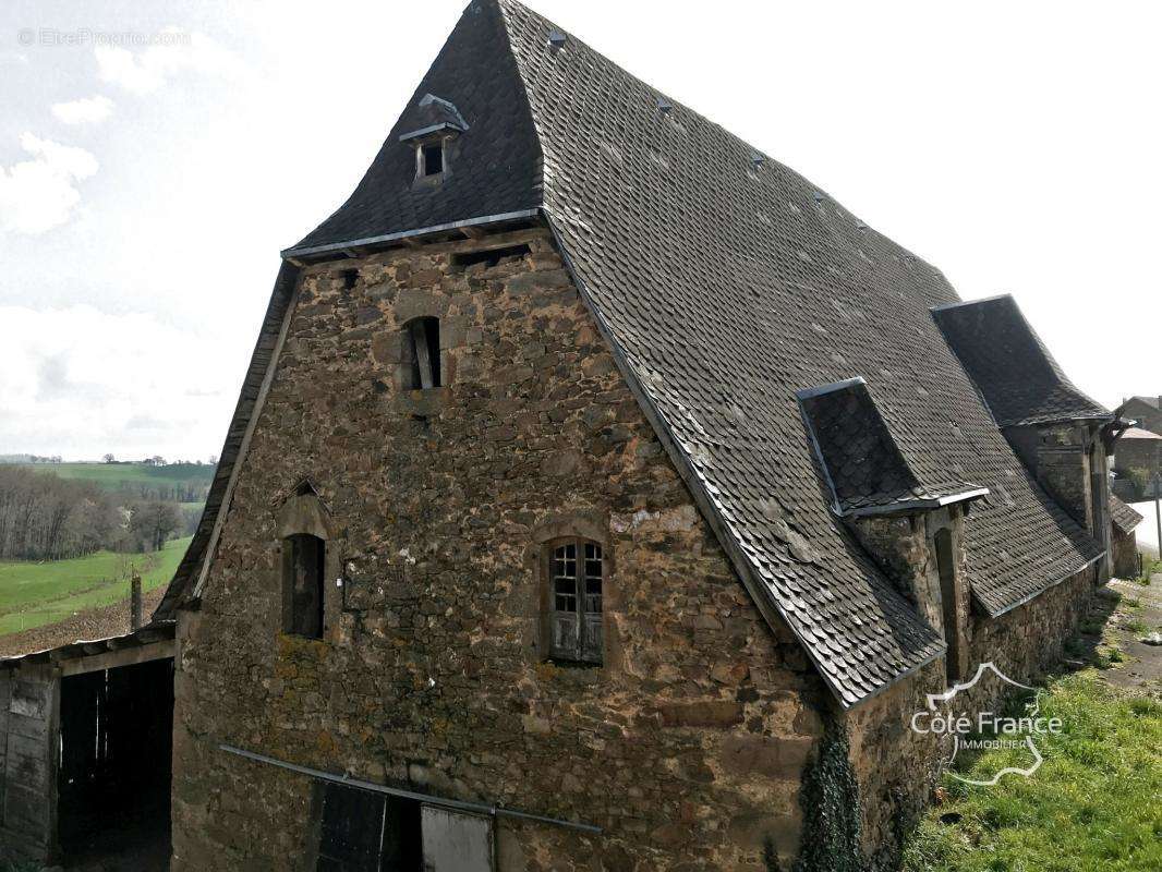 Maison à SAINT-SANTIN-DE-MAURS