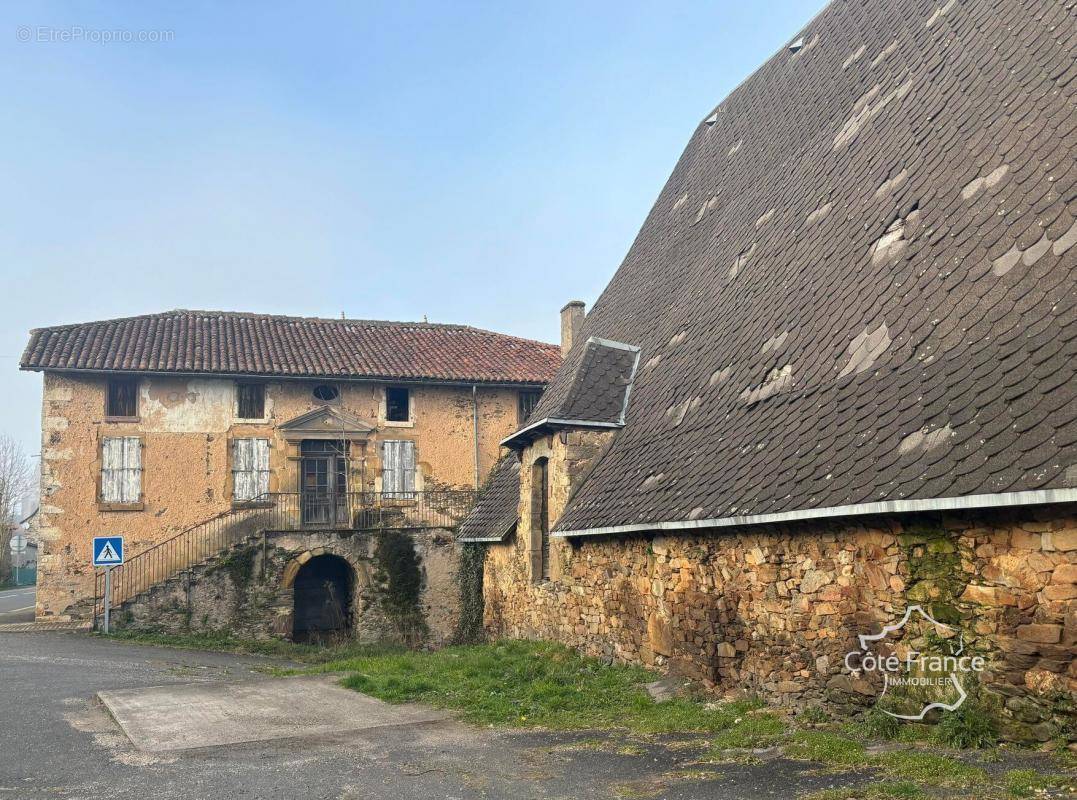 Maison à SAINT-SANTIN