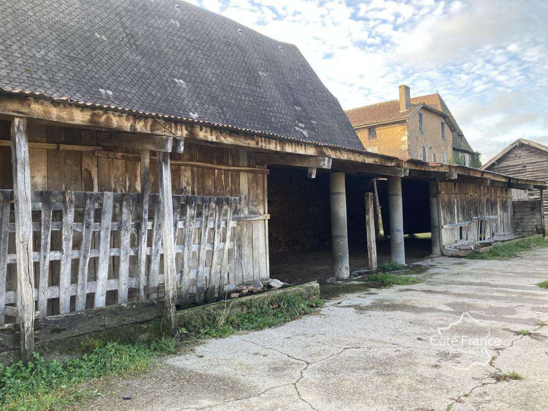 Maison à SAINT-SANTIN