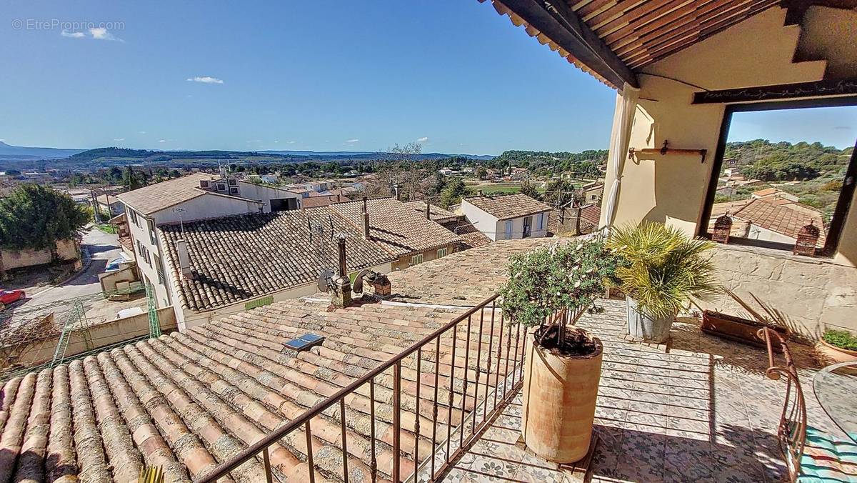 Maison à LA MOTTE-D&#039;AIGUES