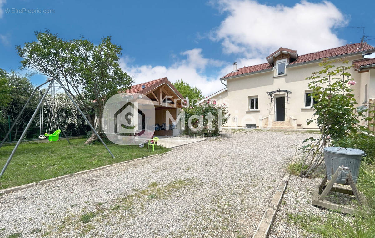 Maison à VILLARS-LES-DOMBES