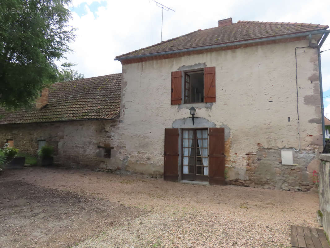 Maison à ECHASSIERES