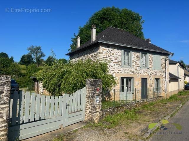 Maison à SUSSAC