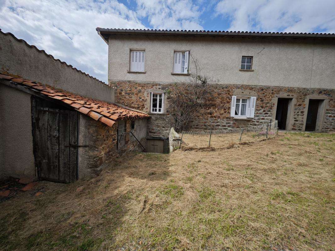 Maison à MARINGES