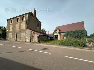 Maison à VINDECY