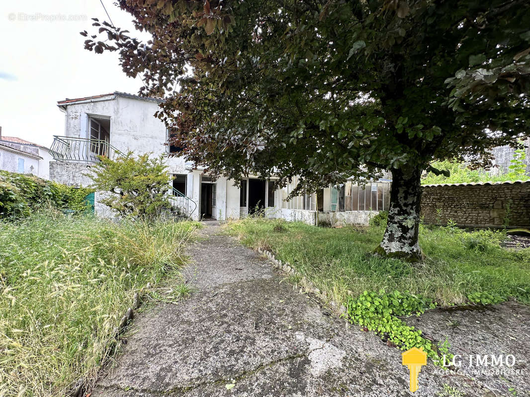 Maison à MORTAGNE-SUR-GIRONDE