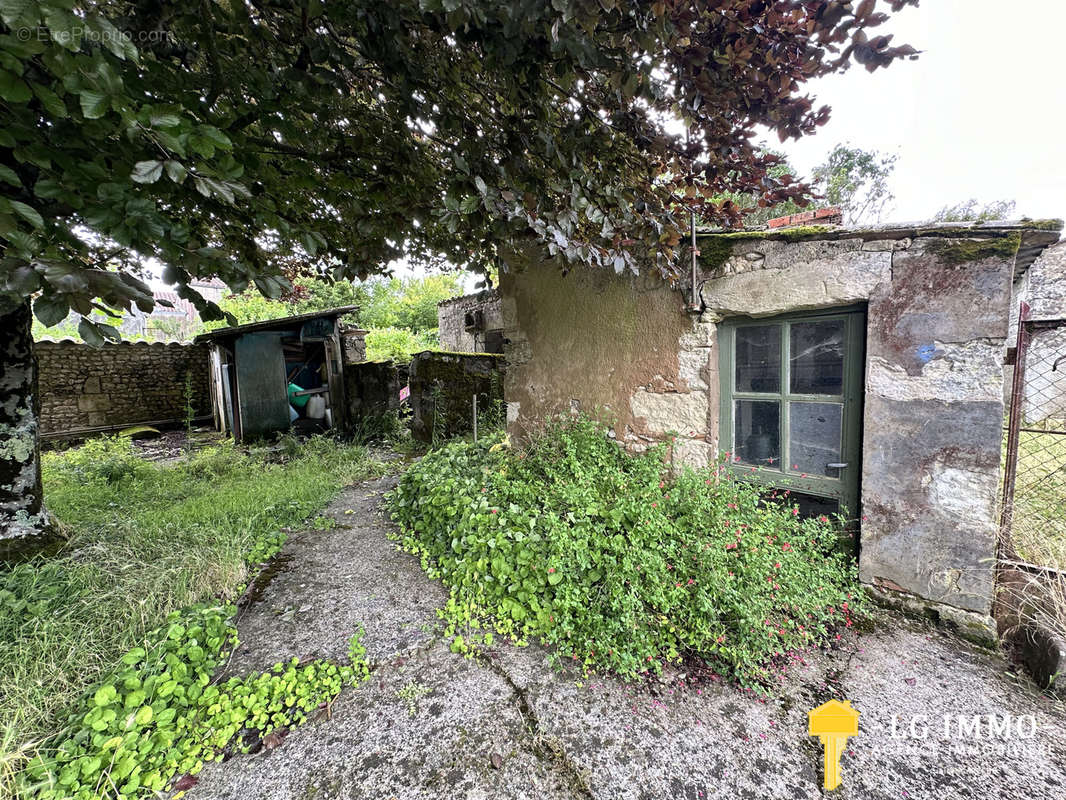 Maison à MORTAGNE-SUR-GIRONDE