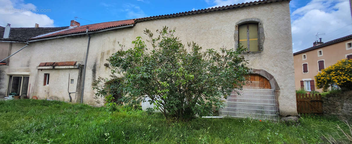 Maison à ALMAYRAC