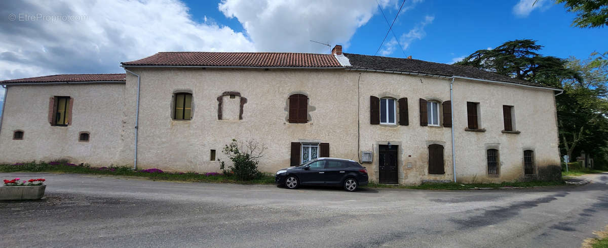 Maison à ALMAYRAC