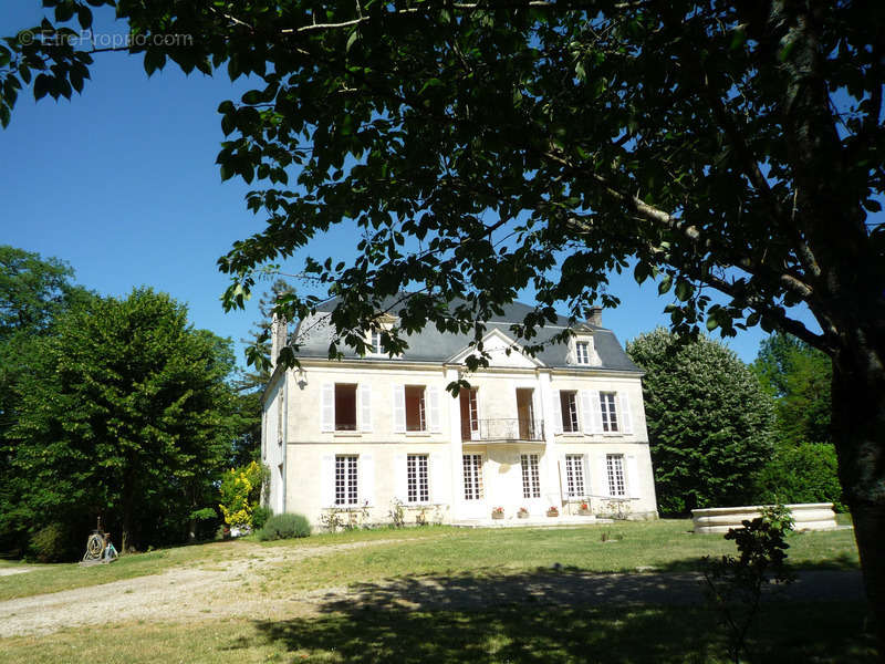 Maison à COGNAC