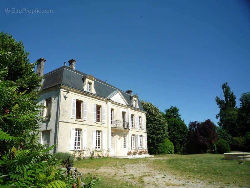 Maison à COGNAC