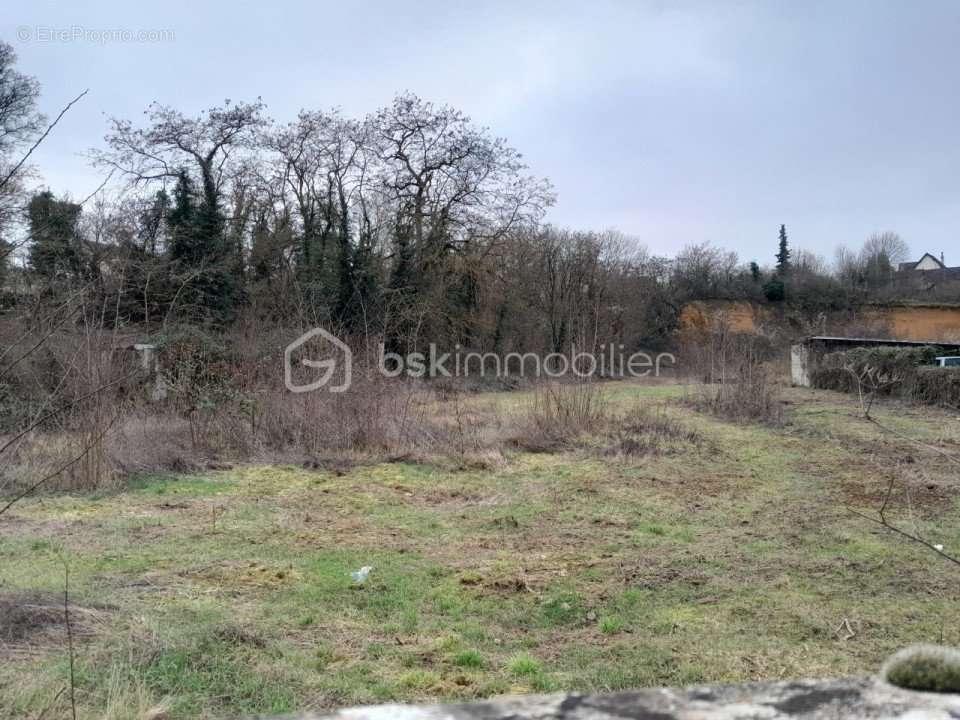 Terrain à AUXERRE