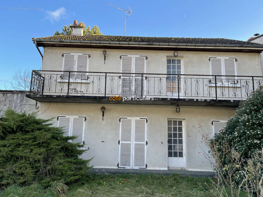 Maison à LIGNIERES