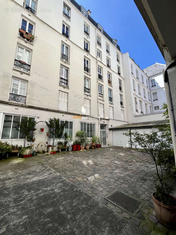 Appartement à PARIS-10E