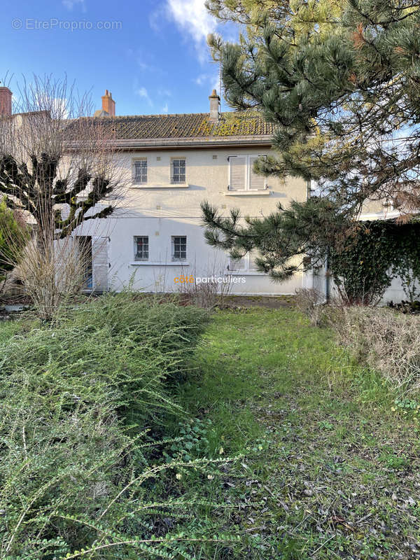 Maison à LIGNIERES