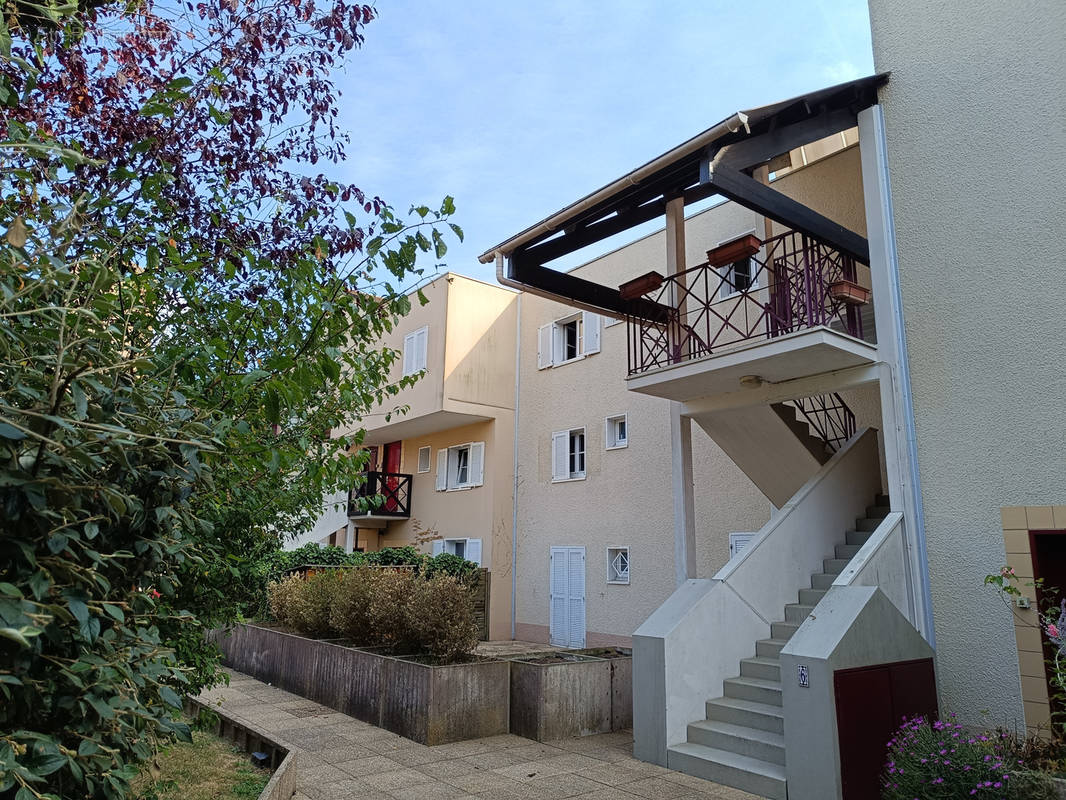 Appartement à MONTIGNY-LE-BRETONNEUX