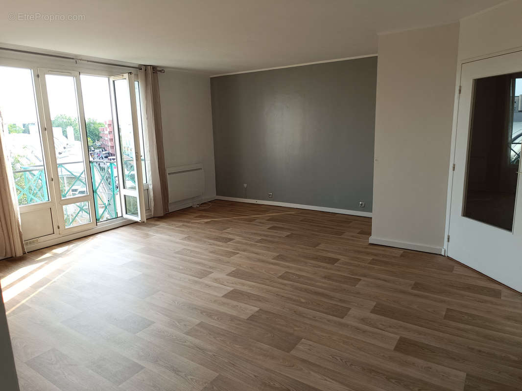 Appartement à MONTIGNY-LE-BRETONNEUX