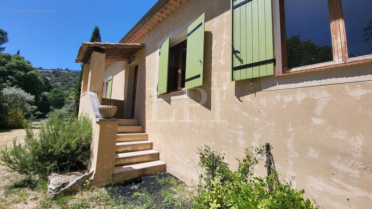 Maison à SAINT-SATURNIN-LES-APT