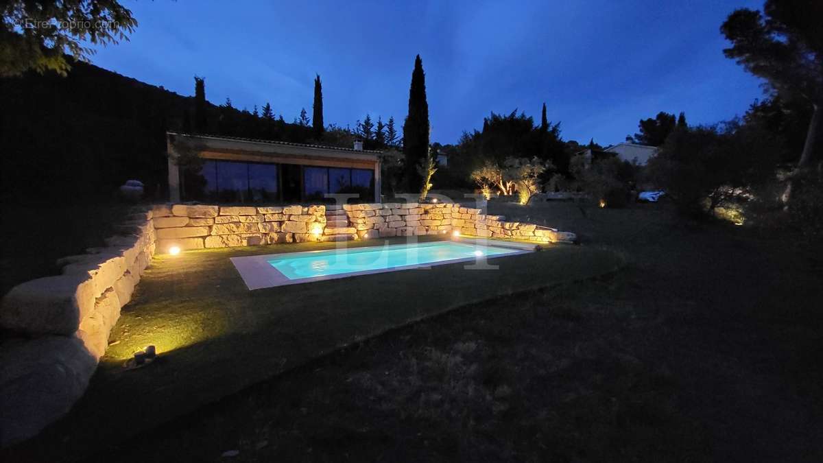 Maison à SAINT-SATURNIN-LES-APT