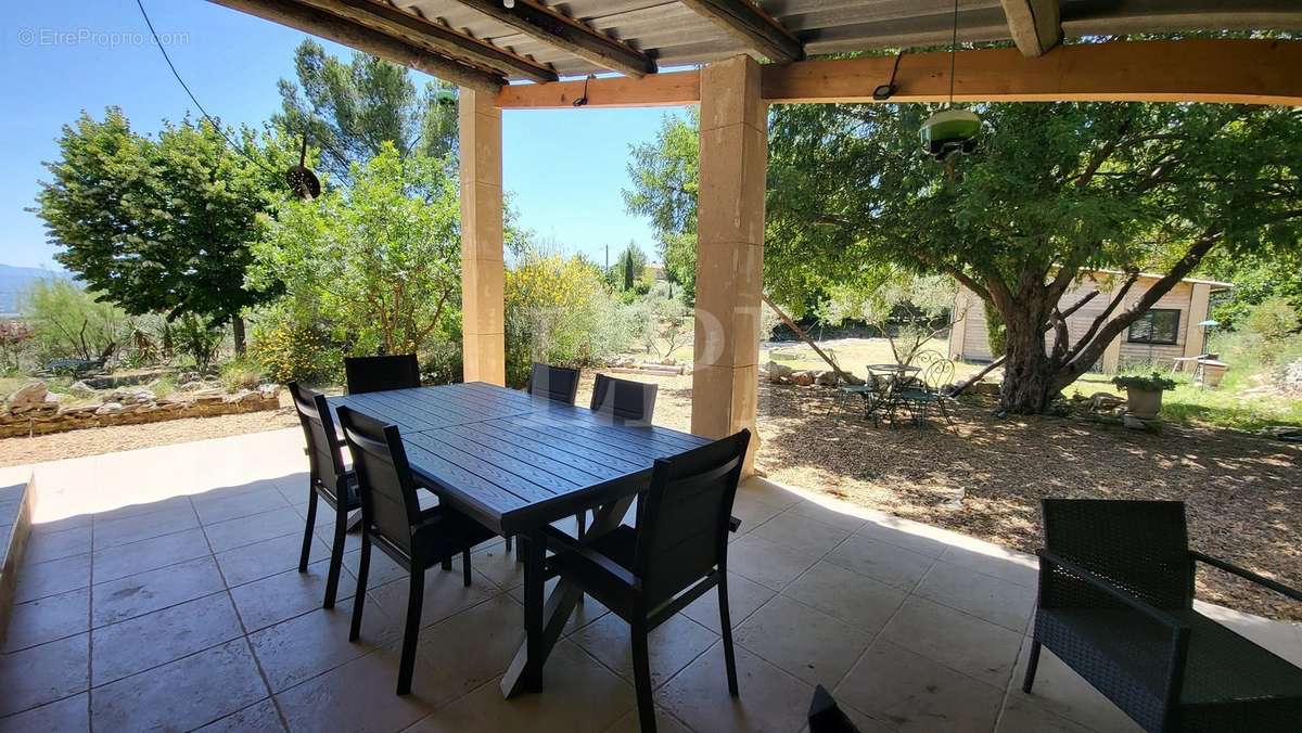 Maison à SAINT-SATURNIN-LES-APT