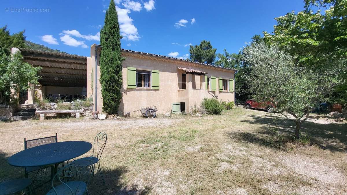 Maison à SAINT-SATURNIN-LES-APT