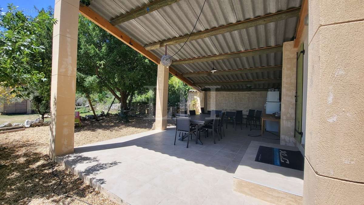 Maison à SAINT-SATURNIN-LES-APT