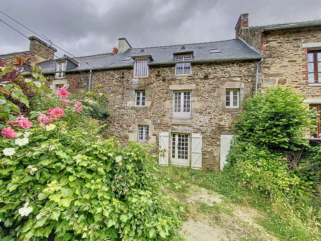 Maison à PLOUER-SUR-RANCE