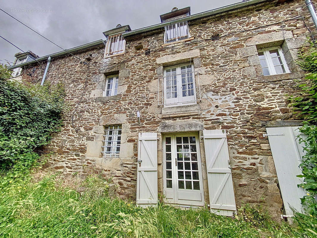 Maison à PLOUER-SUR-RANCE