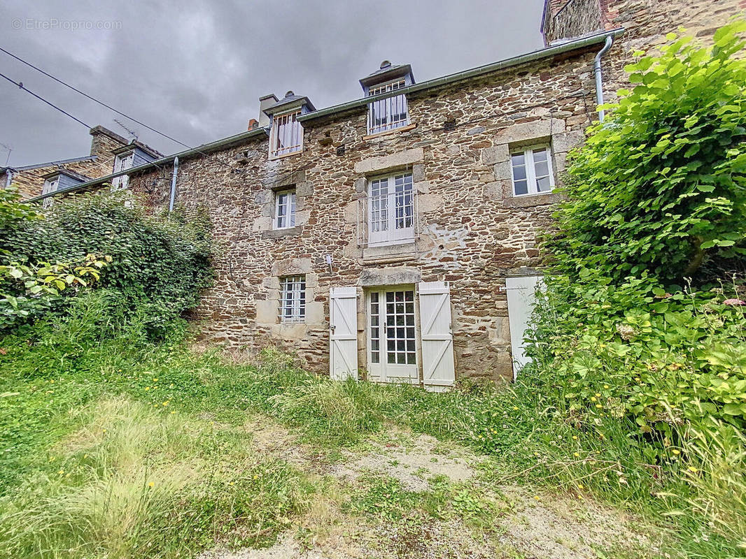 Maison à PLOUER-SUR-RANCE