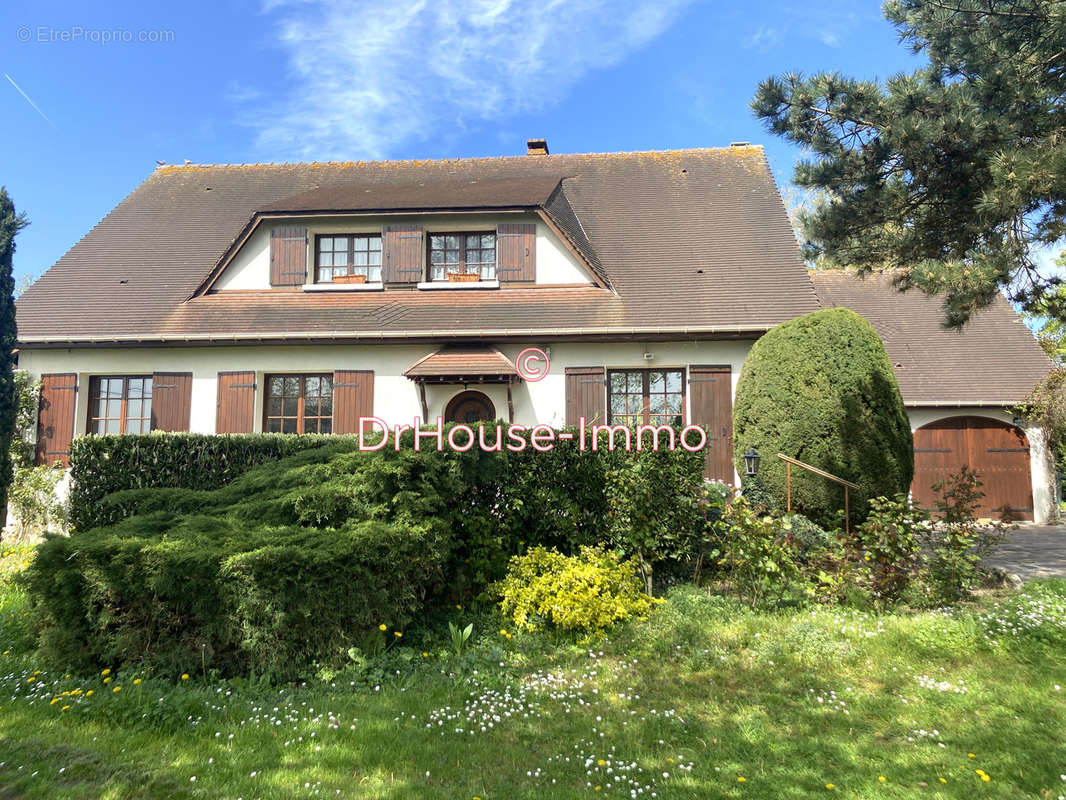 Maison à FONTENAY-MAUVOISIN