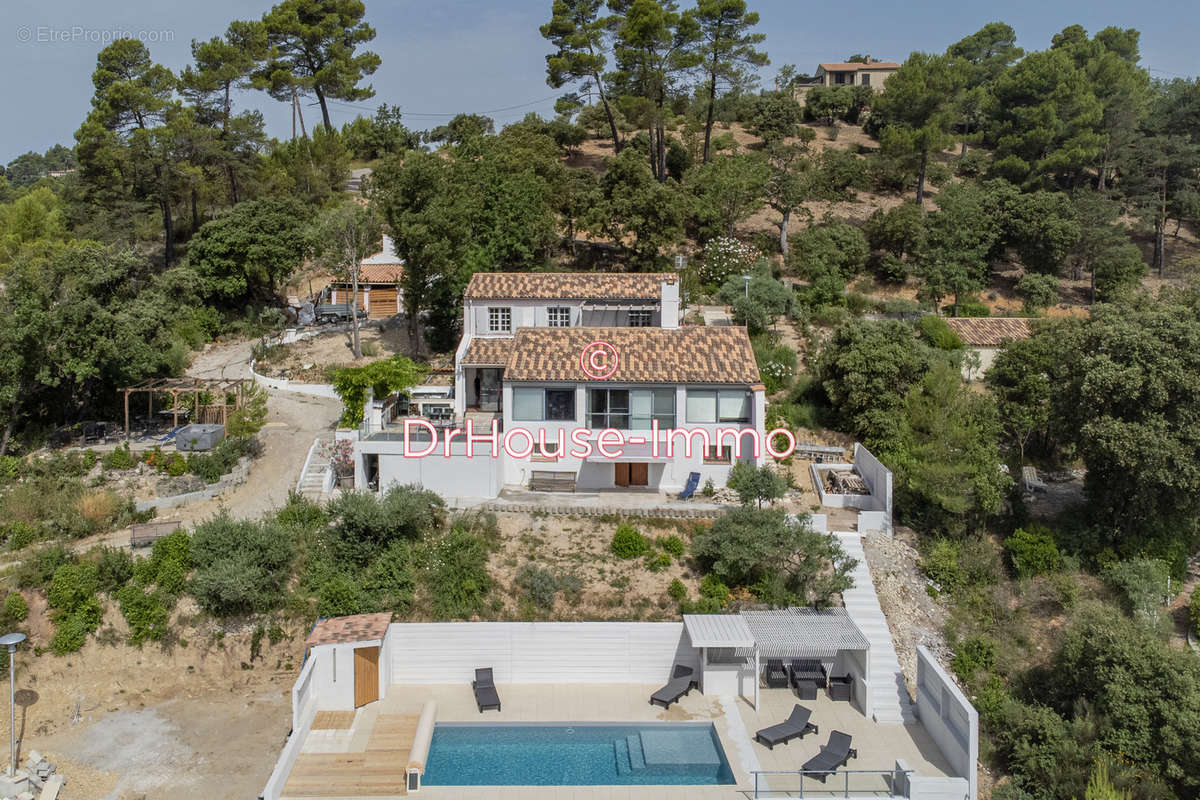 Maison à ESPARRON-DE-VERDON