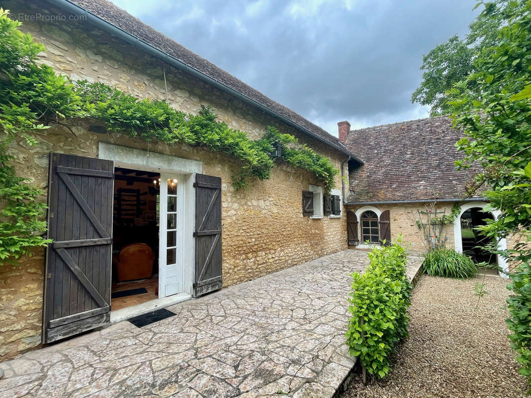 Maison à NOYEN-SUR-SARTHE