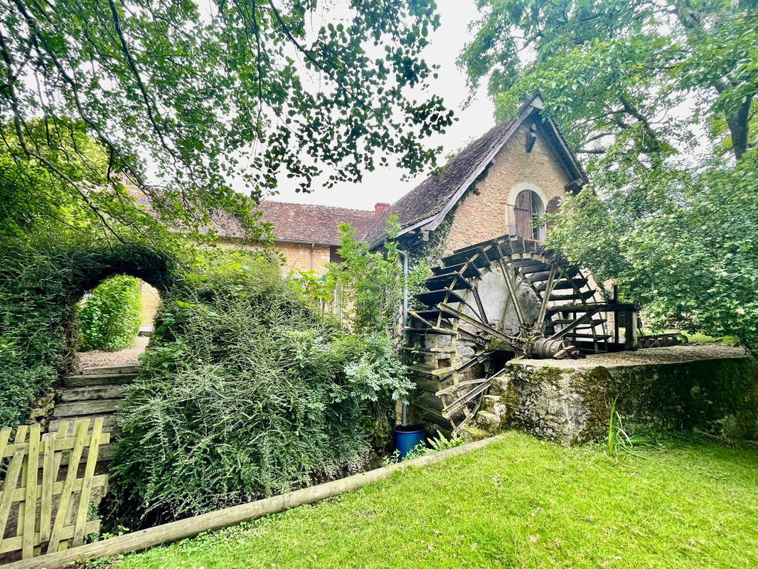 Maison à NOYEN-SUR-SARTHE