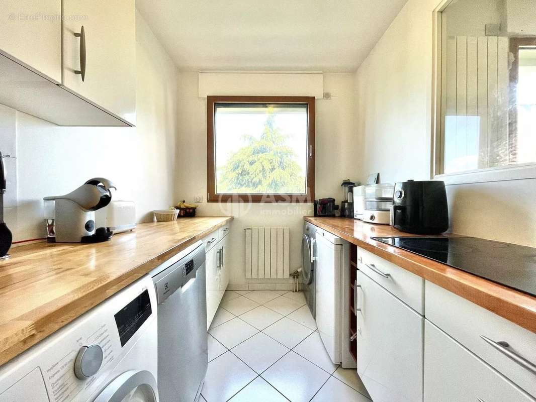 Appartement à COURBEVOIE